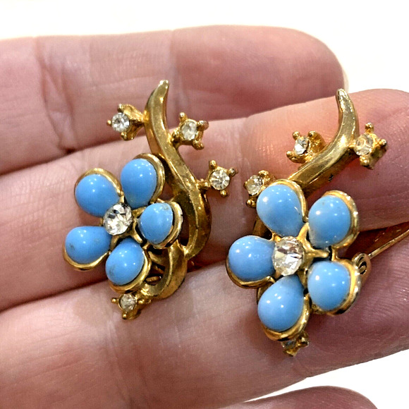 Clip On Earrings Gold & Light Blue Beaded Flower Power Designs Mid Century 50's - Picture 6 of 7